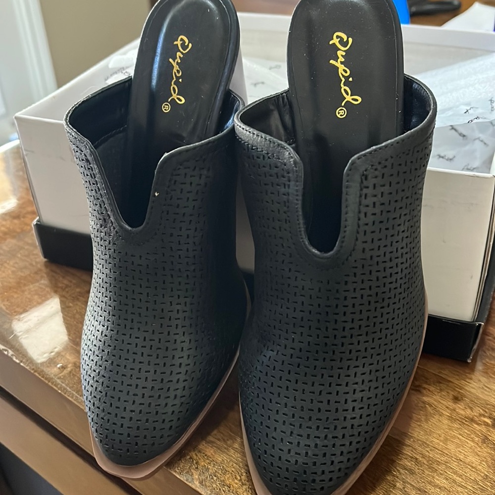New in Box Qupid Size 5.5